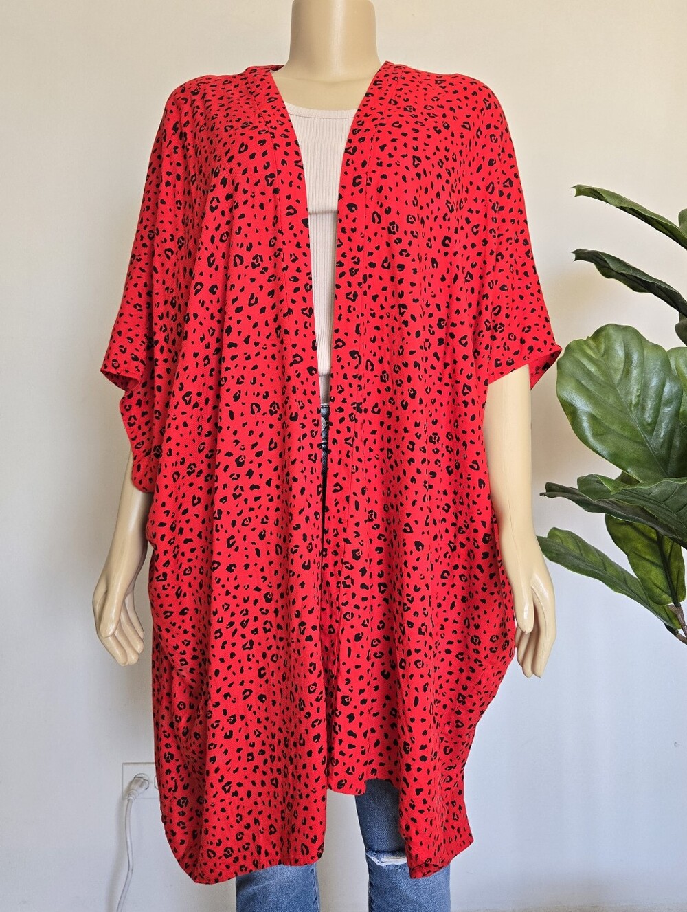 Aritzia Cárdigan Kimono Rojo Animal Print Leopardo Aritzia Sunday Best Size M